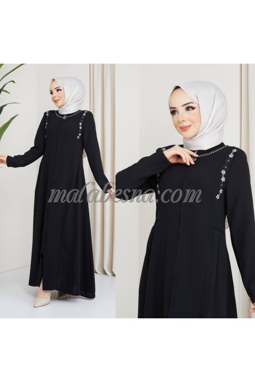 Black abaya with flower pattern on the chest