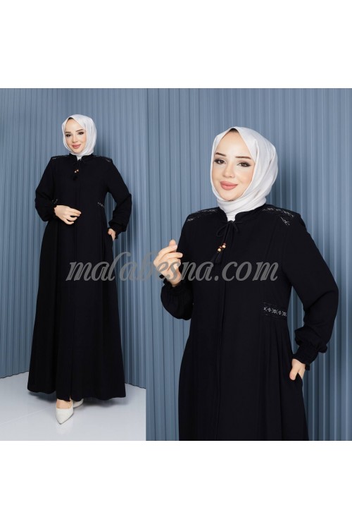 Black abaya with pattern on the waist and shoulders