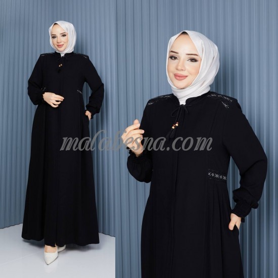 Black abaya with pattern on the waist and shoulders