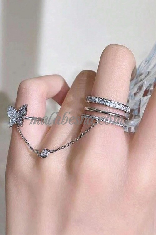 Twin silver attached rings