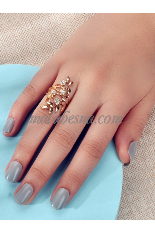 Flower pattern golden ring