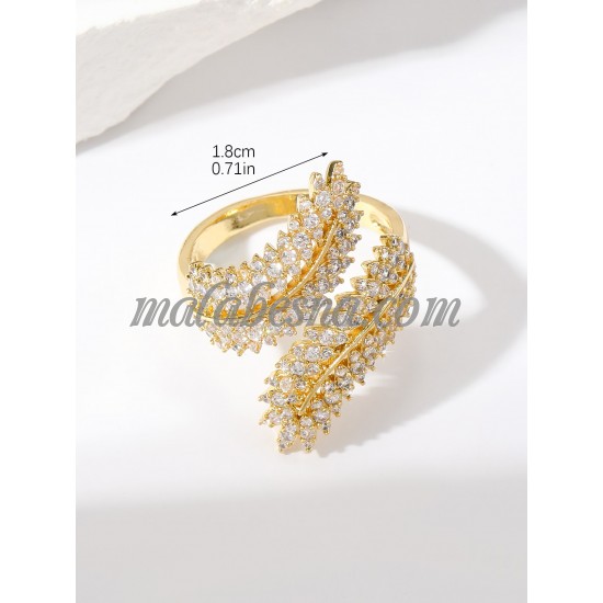 Golden ring with Zirconia