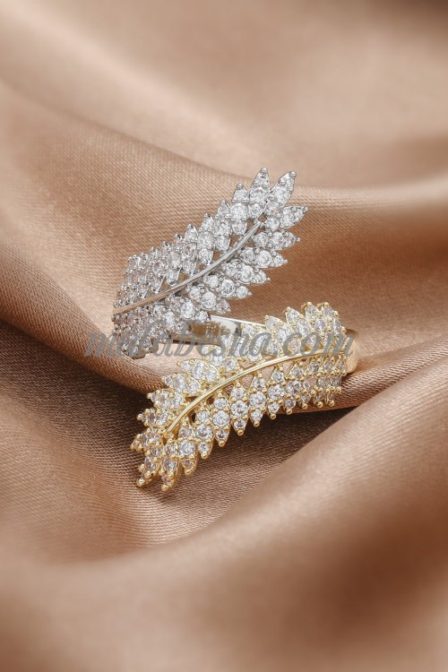 Silver ring with Zirconia