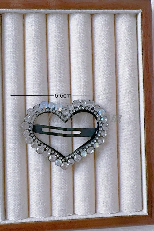 4 hair clips heart shaped