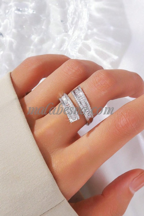 Silver shiny open end ring