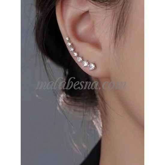 Silver earrings with diamond in the middle
