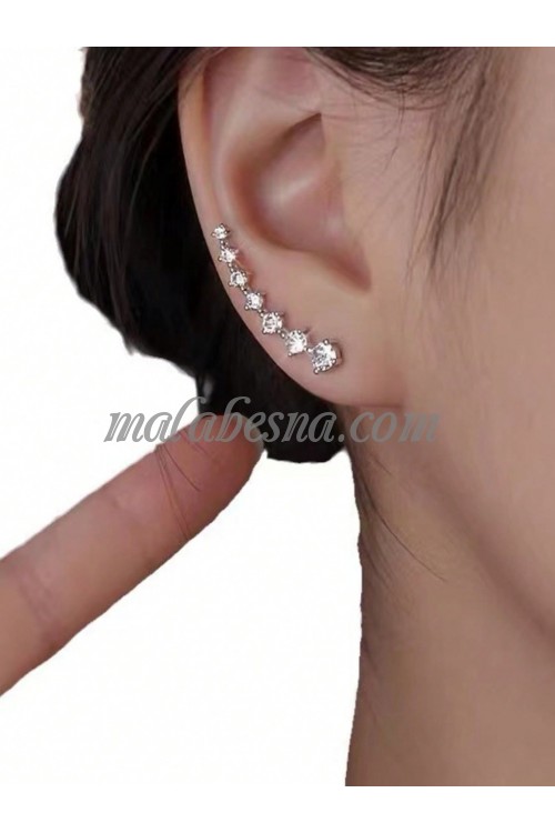 Silver earrings with diamond in the middle