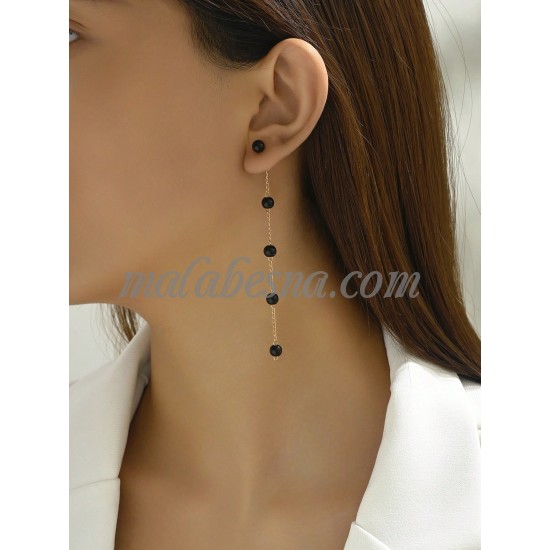 1 pair of French style earring with pearls 1 pair of French style earring with pearls