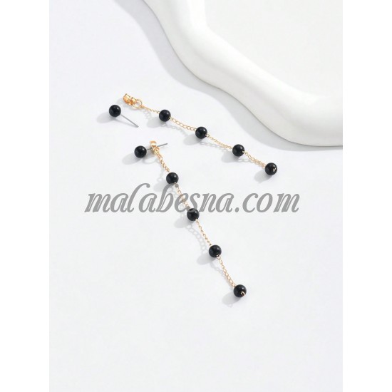 1 pair of French style earring with pearls 1 pair of French style earring with pearls