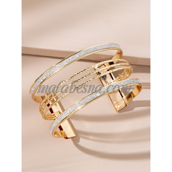 Open golden bracelet