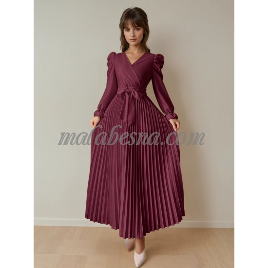 Burgundy waivy dress