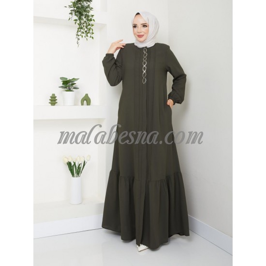 Green abaya with pattern on the chest with zipper and layer from down Green abaya with pattern on the chest with zipper and layer from down
