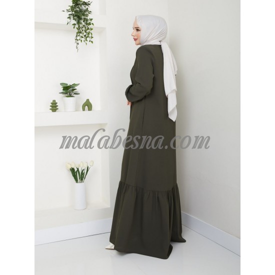 Green abaya with pattern on the chest with zipper and layer from down Green abaya with pattern on the chest with zipper and layer from down