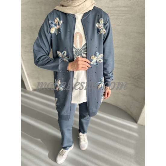3 Pieces petrol suit with flowers pattern on the jacket 3 Pieces petrol suit with flowers pattern on the jacket