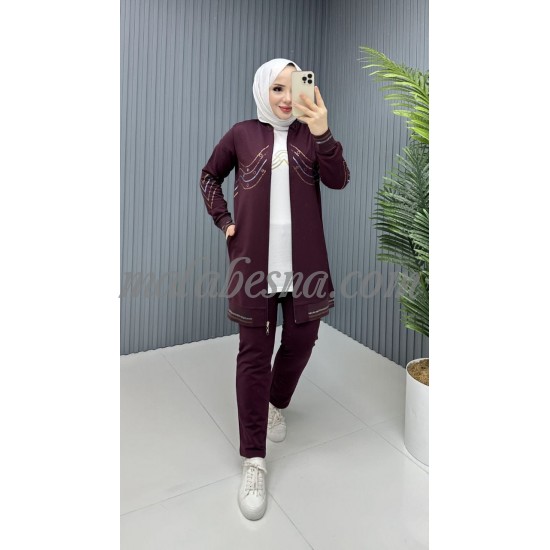 3 Pieces Burgundy tracksuit with colored lines on the jacket and shoulders 3 Pieces Burgundy tracksuit with colored lines on the jacket and shoulders