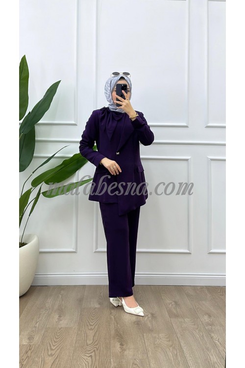 Elegant deep purple suit with flowy blazer