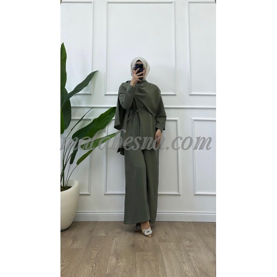 2 Pieces Olive green set with wrap top and wide-leg pants 2 Pieces Olive green set with wrap top and wide-leg pants