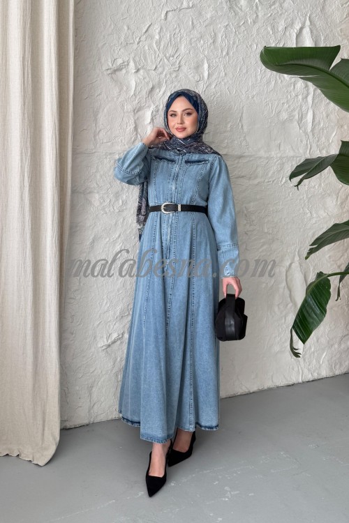 Light jeans dress with black belt