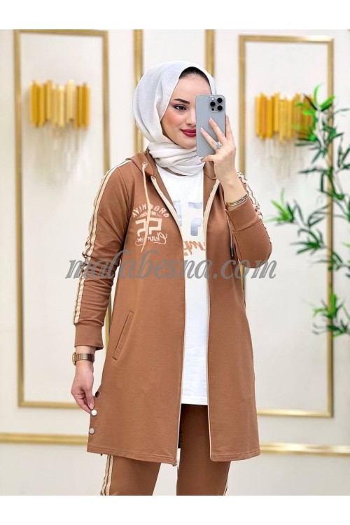 3 Pieces caramel training suit with beige pattern on the jacket and white shirt