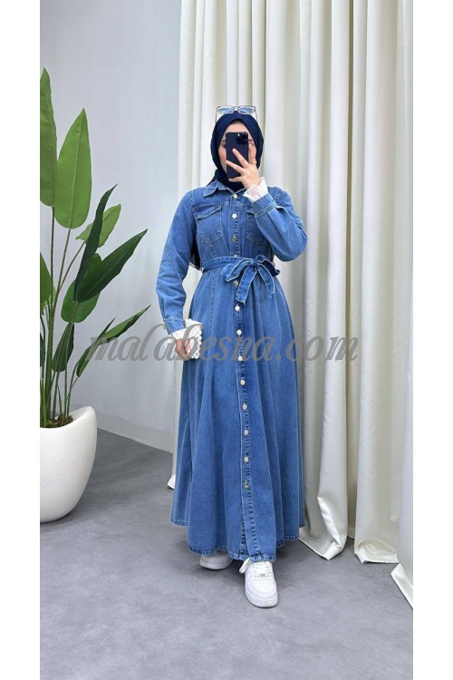 Light jeans dress with white dantail on the sleeves and belt