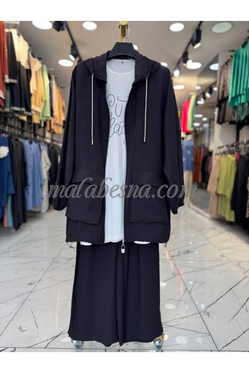 3 pieces black suit with pockets on the jackets