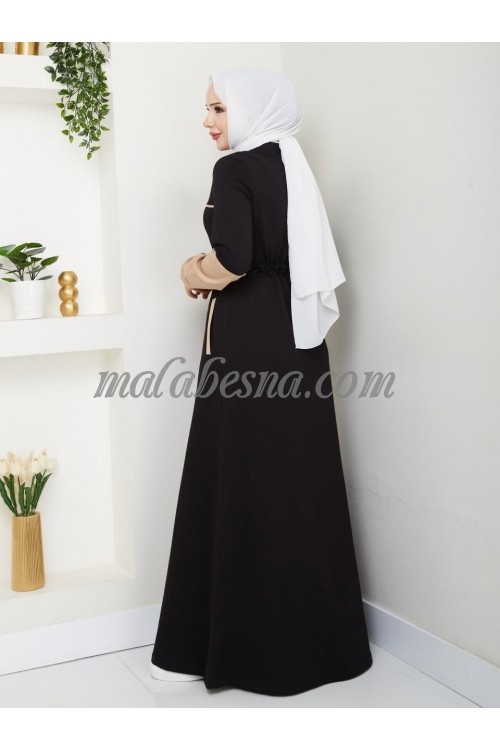 Black sporty Dress with beige color and internal belt