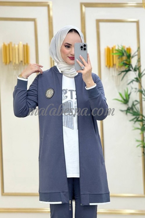 3 pieces Gray suit with embroidery sticker on the jacket