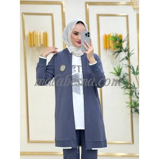 3 pieces Gray suit with embroidery sticker on the jacket 3 pieces Gray suit with embroidery sticker on the jacket