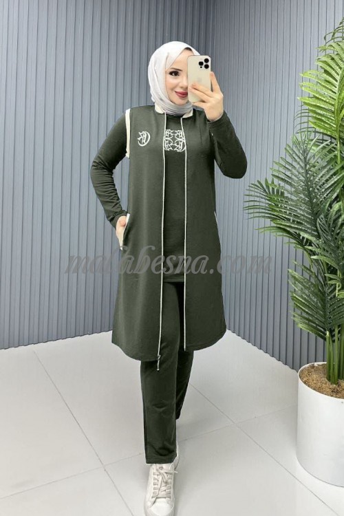 3 pieces Green suit with vest