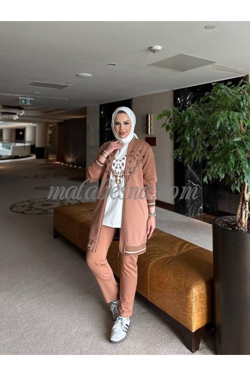 3 pieces beige suit with tiger pattern