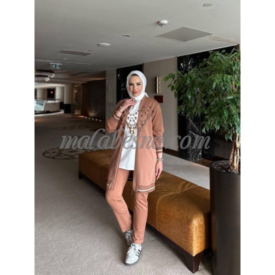 3 pieces beige suit with tiger pattern 3 pieces beige suit with tiger pattern