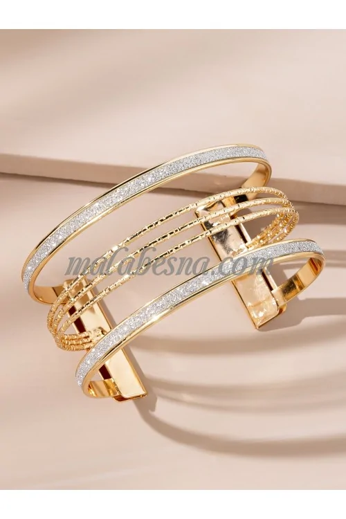 Open golden bracelet